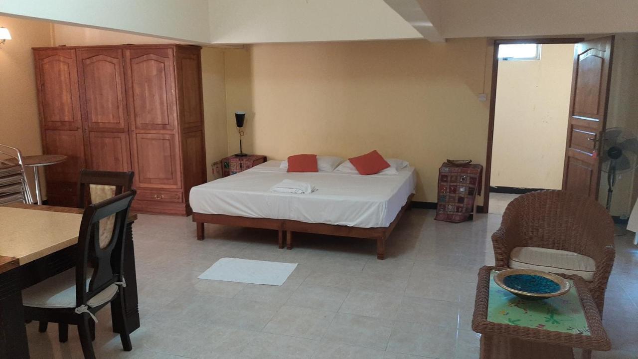 Dino 2 Apartment Trou aux Biches Bagian luar foto